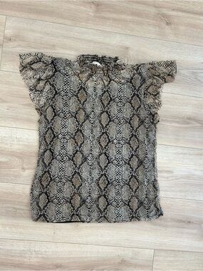 Kaktus Neutral Snake-Print Flutter Sleeve Blouse
